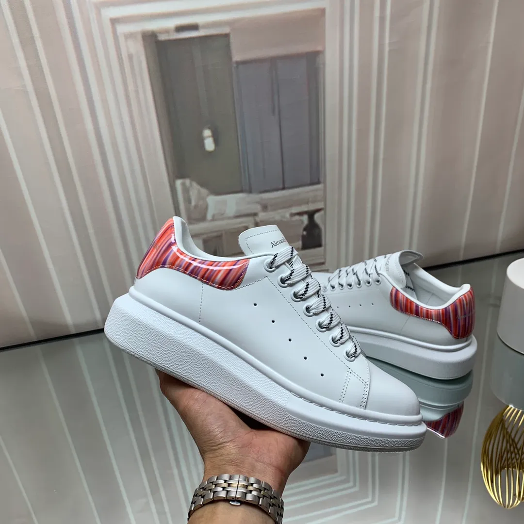 👟👟Ex-factory price 560👟👟 Professional McQueen factory. Top version. Couple style Alexander McQUEEN high version has been upgraded to the highest quality again✅ 💪McQueen Spring, Summer, Autumn and Winter top version Purchasing level✅ Recruiting national online and offline agents to join🤝 🏆Fabric: Original materials imported from Italy. Texture, water-resistant and non-discoloring 🏆Inner lining: ️A-grade Italian imported lining resistant to dirt, sweat-absorbent, breathable and comfortable 🏆Foot pads: top-grade imported Italian super-soft cowhide leather 🏆Outsole: PU+counter 1:1 🏆Shoe box: original white box. Plus white flip cover for double-layer protection. Cloth bag. Handbag. Certificate of 1:1 mold opening, 4-piece set. Delivered with a pair of shoelaces. 🖕🏿🖕🏿🖕🏿 You can choose any pair of shoelaces in any color of our factory 🏆Code number: women's 34-41. men's 38-46 🏆Special remarks (women's code 34.40.41, men's code 38.45.46 is customized, no returns or exchanges) Win-win cooperation 🤝